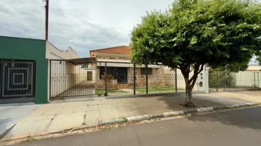 Casa com 4 Quartos para alugar, 184m² no Vila Harmonia, Araraquara