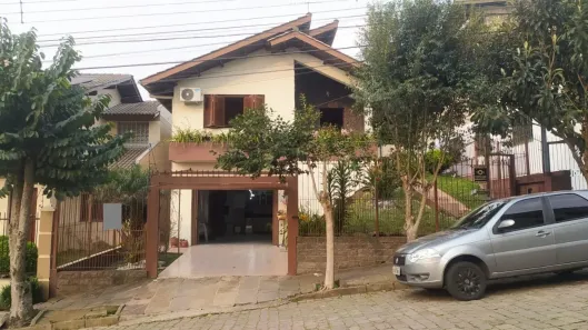 Casa com 3 Quartos à venda, 268m² no Santa Lúcia, Caxias do Sul