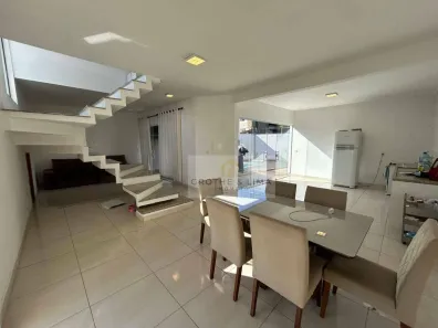 Sobrado com 3 Quartos à venda, 183m² no Jardim Oásis, Taubaté
