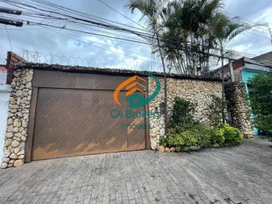 Casa com 3 Quartos à venda, 200m² no Vila Nova Bonsucesso, Guarulhos