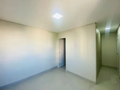 Apartamento com 3 Quartos para alugar, 20m² no Barbosa, Marília