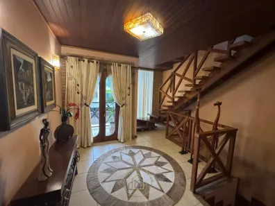 Casa com 5 Quartos à venda, 290m² no Novo Horizonte, Macaé
