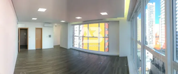 Sala Comercial à venda, 43m² no Centro, Curitiba