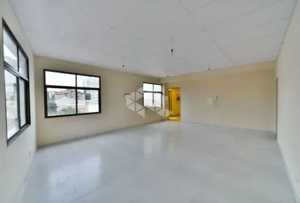 Sala Comercial à venda, 71m² no Passo da Areia, Porto Alegre