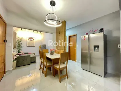 Casa com 2 Quartos à venda, 94m² no Laranjeiras, Uberlândia