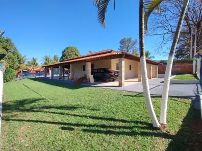 Fazenda/Sítio com 3 Quartos para alugar, 250m² no , Guapiaçu