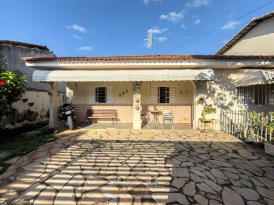 Casa com 4 Quartos à venda, 230m² no Setor Habitacional Jardim Botânico, Brasília