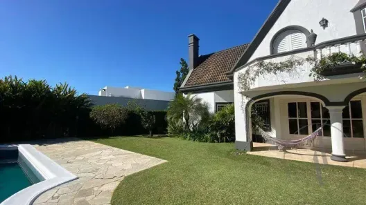 Casa de Condomínio com 4 Quartos para alugar, 700m² no Lago Azul, Araçoiaba da Serra