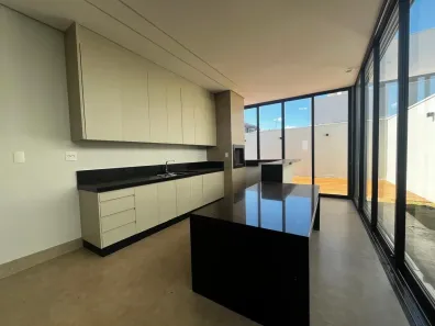 Casa de Condomínio com 3 Quartos para alugar, 212m² no Morada da Colina, Uberlândia