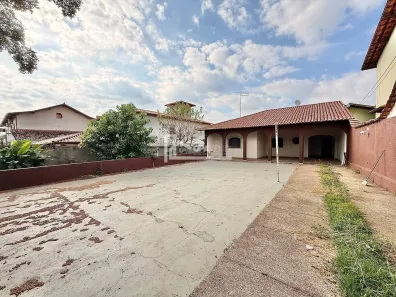 Casa com 3 Quartos à venda, 360m² no São João Batista (Venda Nova), Belo Horizonte