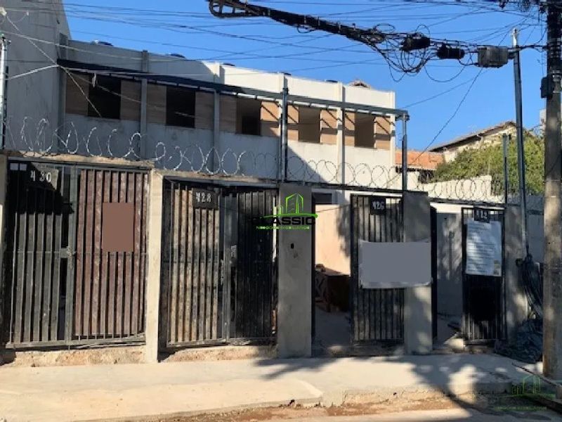 Casa com 2 quartos — Santa Mônica, Belo Horizonte
