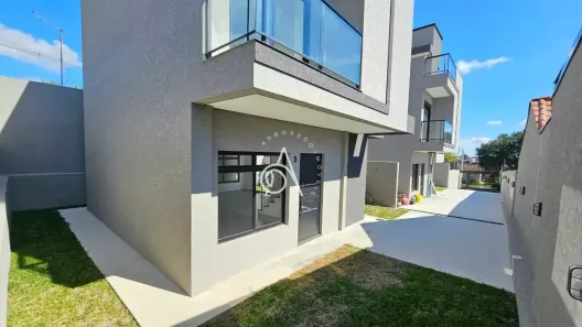 Sobrado com 3 Quartos à venda, 141m² no Novo Mundo, Curitiba