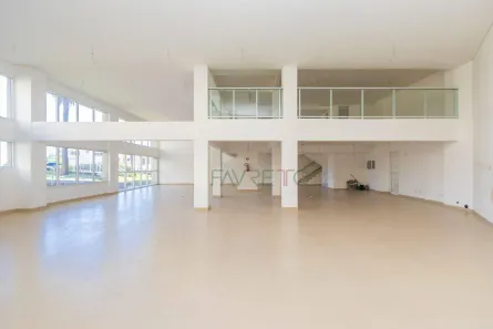 Ponto Comercial para alugar, 348m² no Santa Quitéria, Curitiba