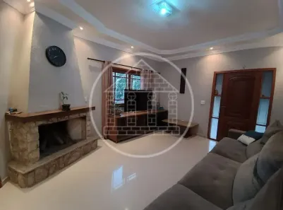 Sobrado com 4 Quartos à venda, 270m² no Parque do Terceiro Lago, São Paulo