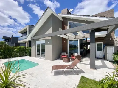 Casa de Condomínio com 4 Quartos à venda, 200m² no Zona Nova, Capão da Canoa
