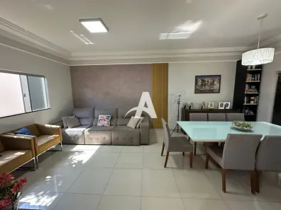 Casa com 4 Quartos para alugar, 254m² no Alto Umuarama, Uberlândia