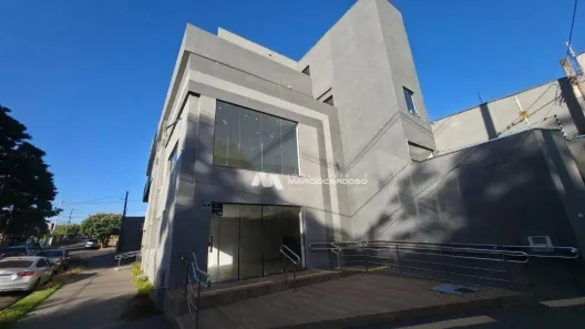 Prédio Comercial para alugar, 751m² no Parque Residencial Comendador Mançor Daud, São José do Rio Preto