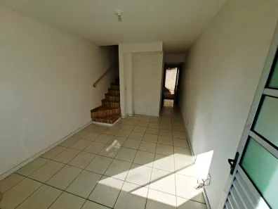Casa de Condomínio com 2 Quartos à venda, 60m² no Guaratiba, Rio de Janeiro
