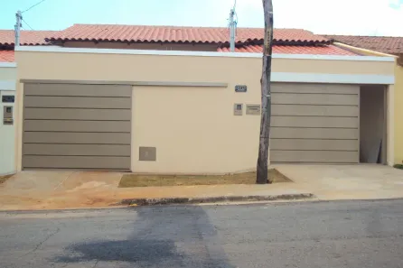Casa com 3 Quartos para alugar, 70m² no Parque Amazônia, Goiânia