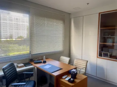 Sala Comercial à venda, 34m² no Boa Vista, Porto Alegre