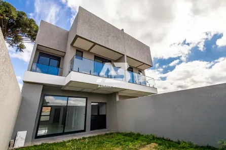 Sobrado com 4 Quartos à venda, 230m² no São Braz, Curitiba