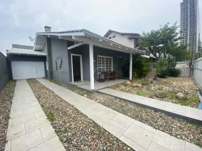 Casa com 3 Quartos à venda, 105m² no Praia dos Amores, Balneário Camboriú