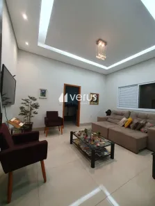 Casa com 4 Quartos para alugar, 320m² no Santa Mônica, Uberlândia