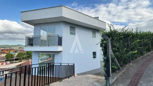 Casa com 3 Quartos à venda, 150m² no Santa Catarina, Joinville