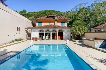 Casa com 6 Quartos à venda, 600m² no Quitandinha, Petrópolis