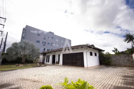 Casa com 3 Quartos à venda, 225m² no Bom Retiro, Joinville