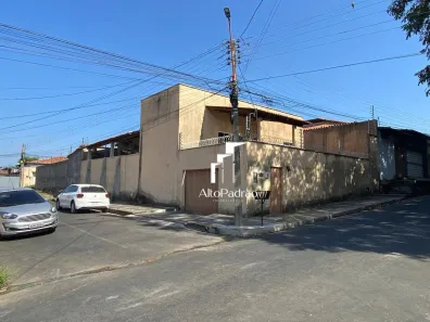 Casa com 3 Quartos à venda, 930m² no Saci, Teresina
