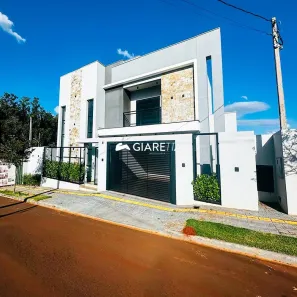 Sobrado com 3 Quartos à venda, 245m² no Vila Industrial, Toledo