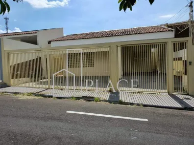 Casa com 3 Quartos para alugar, 247m² no Alto Cafezal, Marília