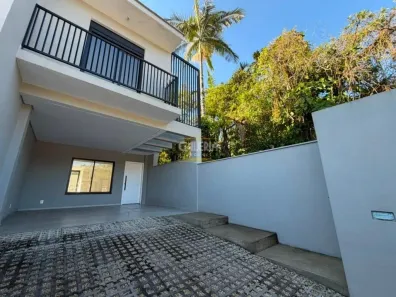 Sobrado com 3 Quartos à venda, 126m² no Glória, Joinville
