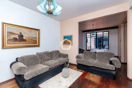 Casa com 5 Quartos à venda, 240m² no Vila Mariana, São Paulo