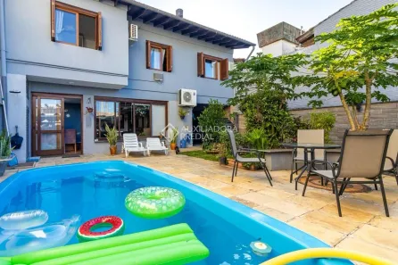 Casa com 3 Quartos à venda, 274m² no Medianeira, Porto Alegre