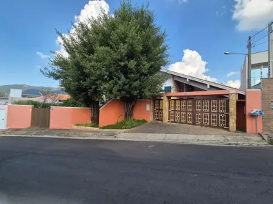 Casa com 3 Quartos à venda, 300m² no Vila Silena, Atibaia