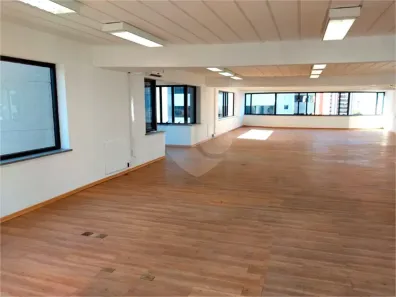Ponto Comercial para alugar, 245m² no Cidade Monções, São Paulo
