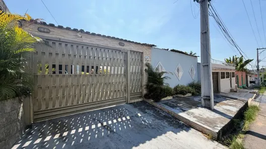 Casa com 2 Quartos à venda, 300m² no Parque 10 de Novembro, Manaus