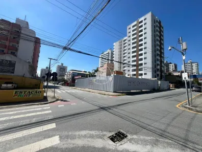 Lote/Terreno para alugar, 832m² no Barreiros, São José
