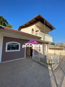 Casa com 3 Quartos à venda, 225m² no Monte Castelo, São José dos Campos