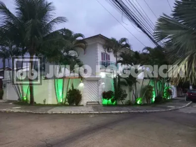 Casa de Condomínio com 4 Quartos à venda, 330m² no Anil, Rio de Janeiro