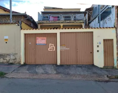 Casa com 3 Quartos para alugar, 98m² no Araguaia, Belo Horizonte