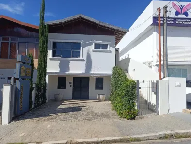 Imóvel Comercial com 3 Quartos à venda, 196m² no Centro, Vinhedo