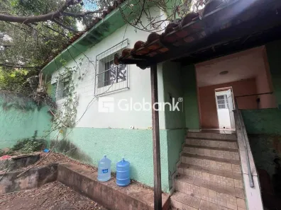 Imóvel Comercial com 4 Quartos à venda, 330m² no Centro, Montes Claros
