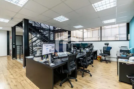 Prédio Comercial com 9 Quartos para alugar, 900m² no Loteamento Industrial Veccon Zeta, Sumaré