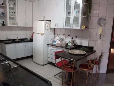 Casa com 3 Quartos à venda, 190m² no Parque Novo Mundo, Americana