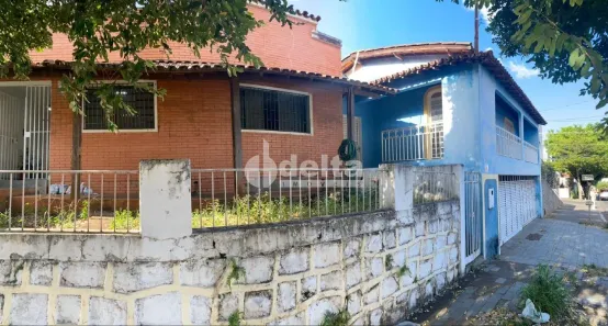 Casa com 4 Quartos à venda, 300m² no Centro, Uberlândia