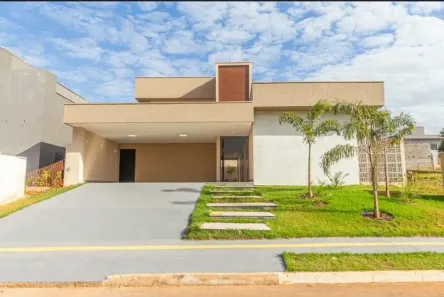 Casa de Condomínio com 4 Quartos à venda, 220m² no Residencial Goiânia Golfe Clube, Goiânia