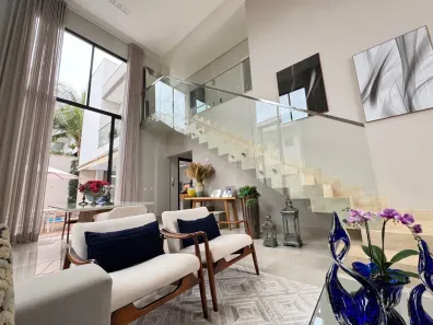 Sobrado com 3 Quartos à venda, 456m² no Nova Uberlândia, Uberlândia